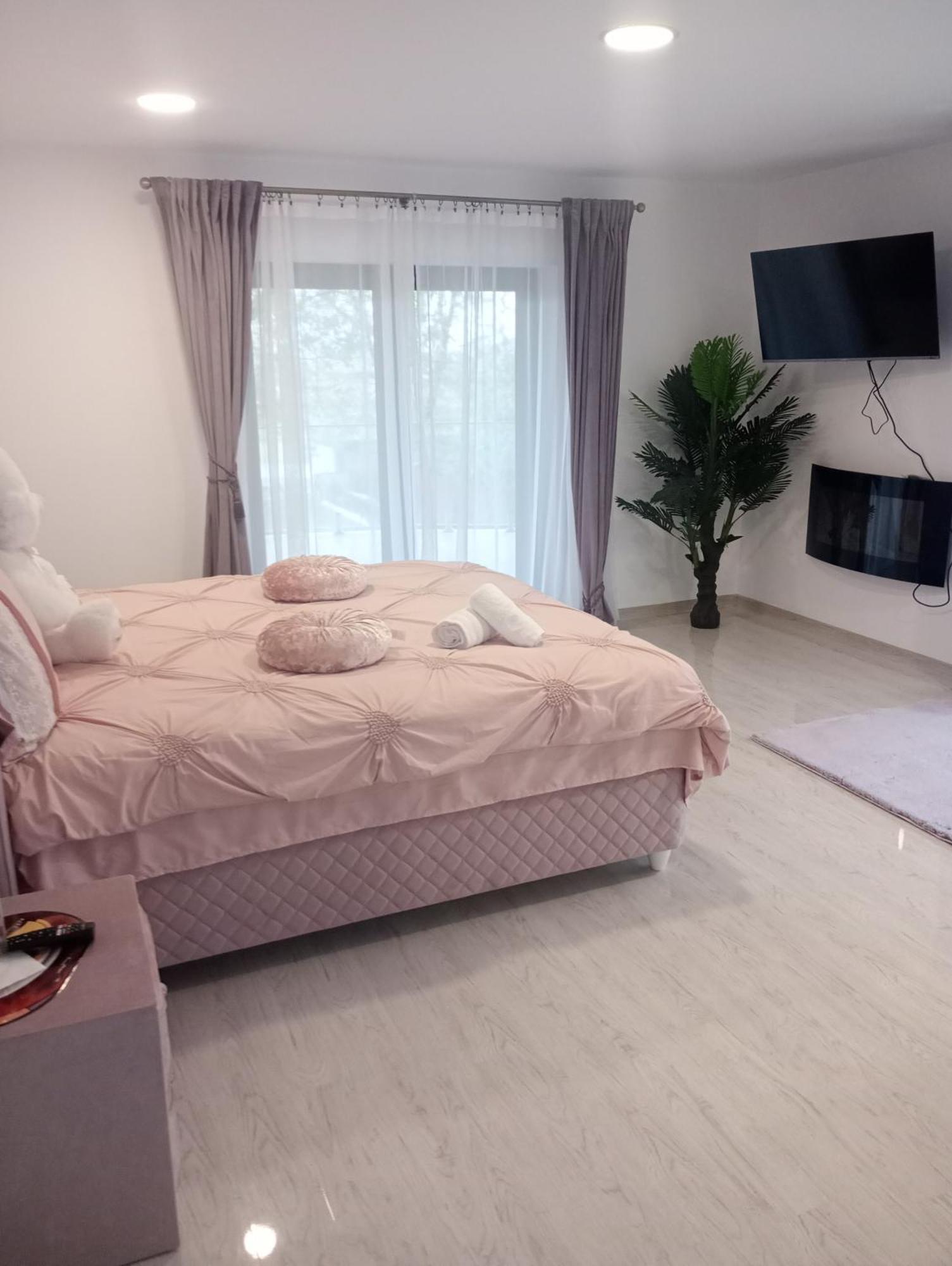 Izabella Guest House Сэчеле Экстерьер фото
