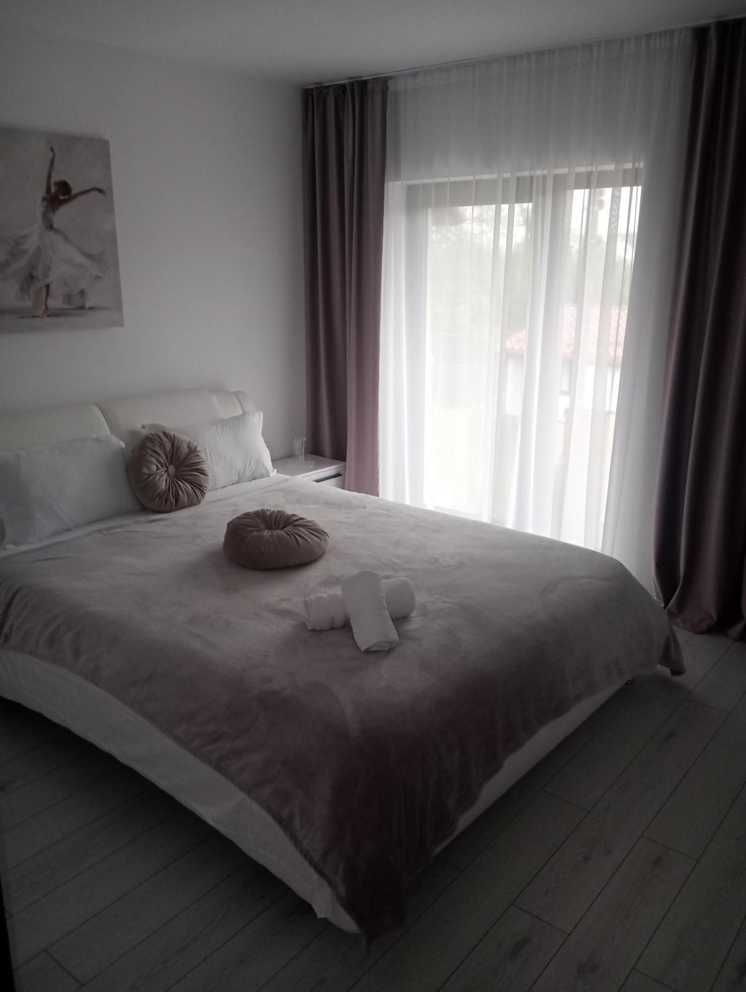 Izabella Guest House Сэчеле Экстерьер фото